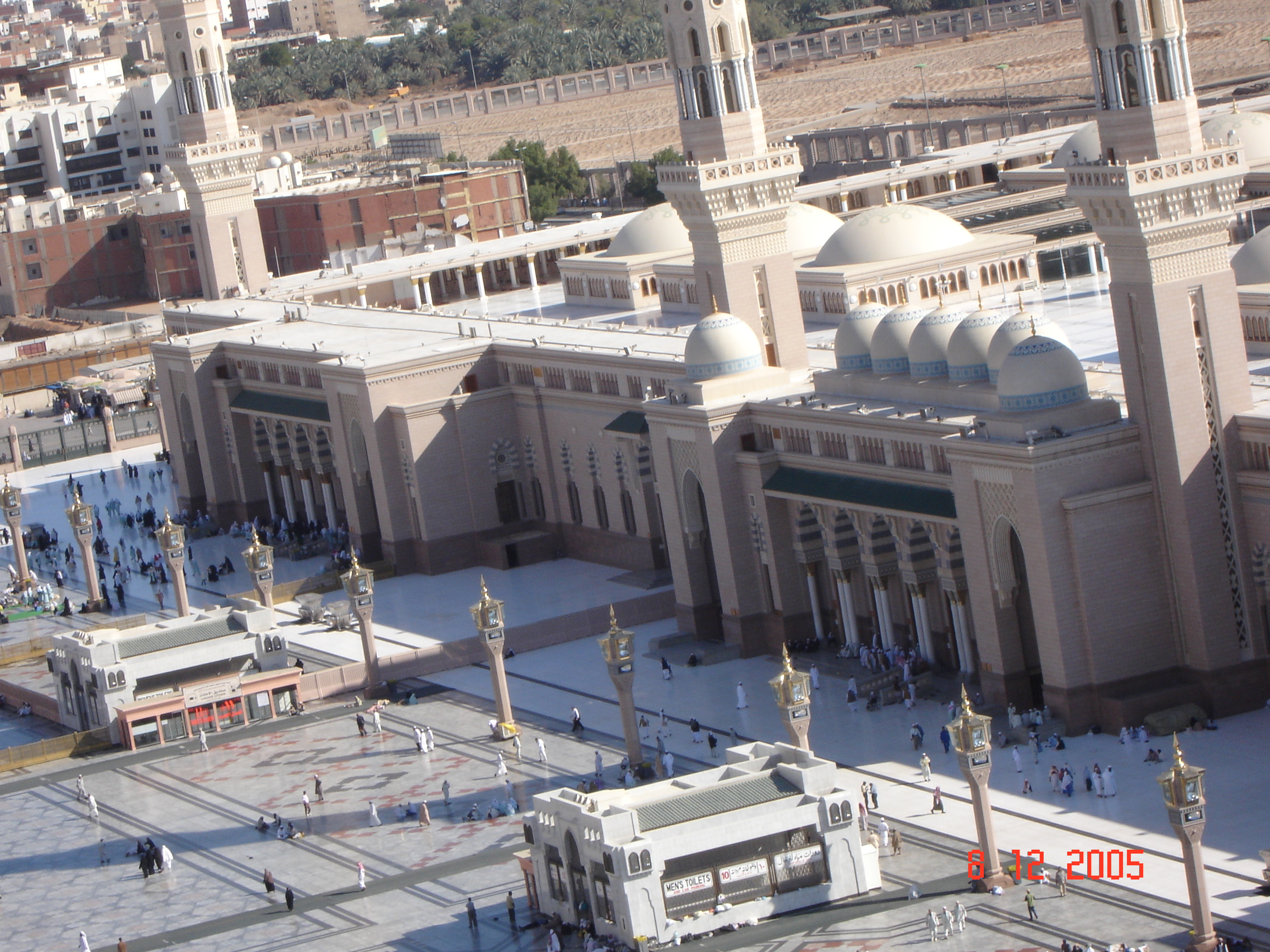 MadinahHaram1.JPG (2322343 bytes)